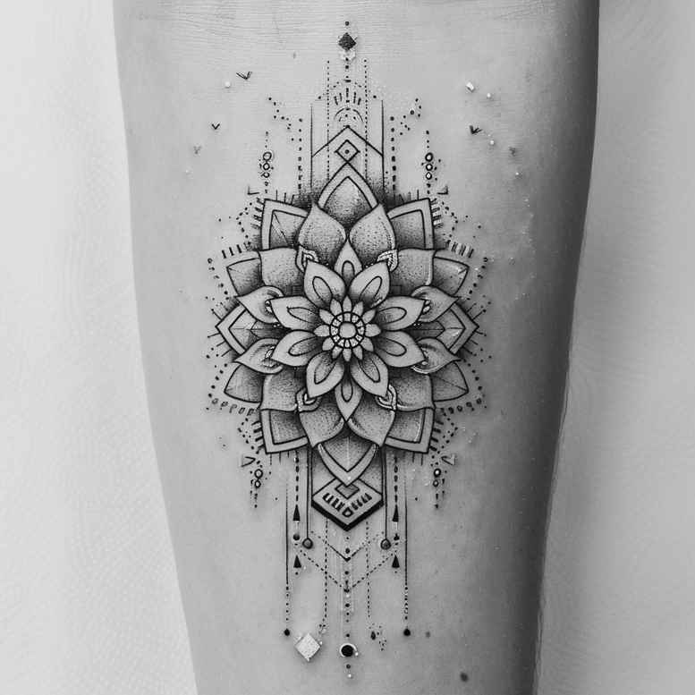 mandalas-and-similar tattoo design ideas repetition balanced design for upper back